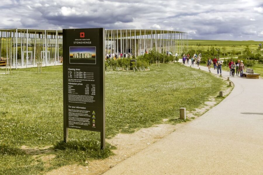 From London: Stonehenge Half-Day Tour - The drive through Salisbury Plain: use the transit instead of waiting for it