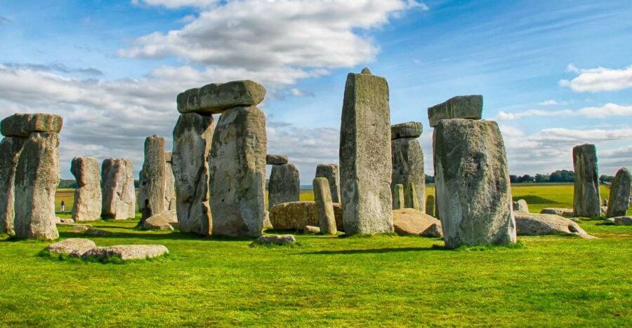 From London: Stonehenge Half-Day Tour - Your two hours at Stonehenge: what you should prioritize on a self-guided visit