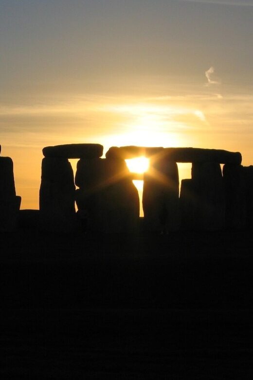 From London: Stonehenge Private Inner Circle Tour with Bath - The London Start Point: Getting Away Smoothly