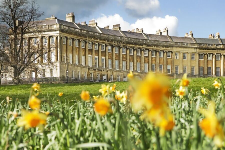 From London: Stonehenge, Windsor, and Bath Small Group Tour - A fast, smart loop of Stonehenge, Bath, and Windsor