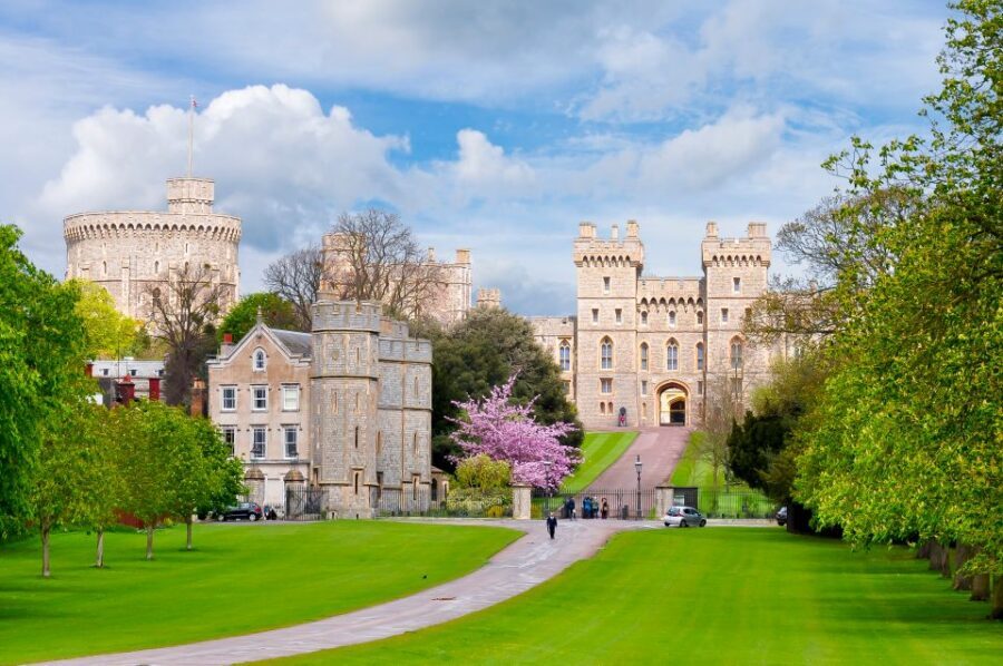 From London: Stonehenge, Windsor and Salisbury Guided Tour - Key things to know before you go