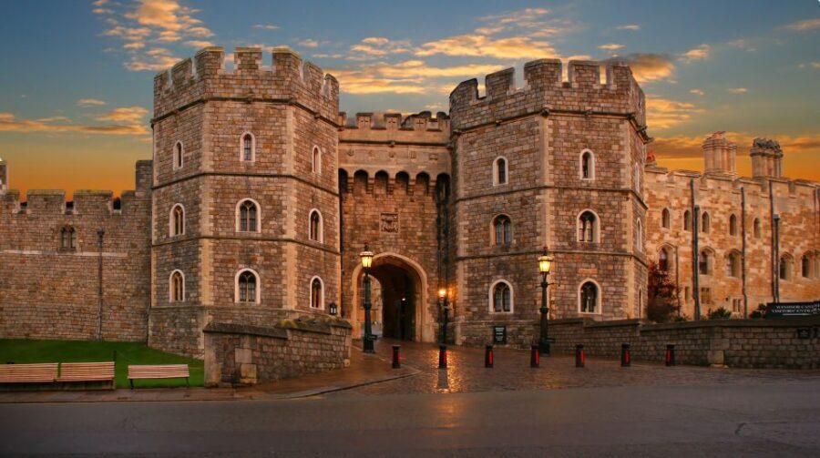 From London: Stonehenge, Windsor and Salisbury Guided Tour - From London to Stonehenge on a long, structured day