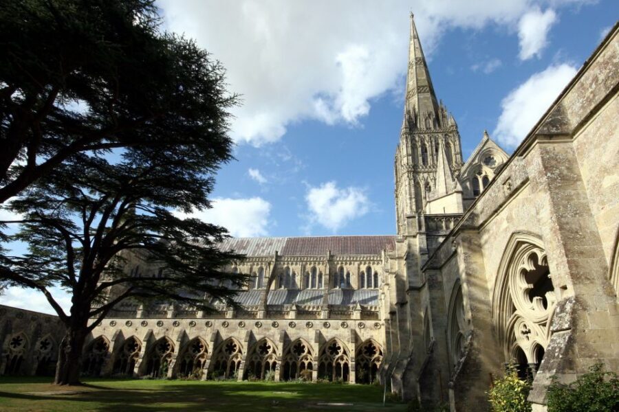 From London: Stonehenge, Windsor and Salisbury Guided Tour - Guide and driver impact: when the storytelling makes it click