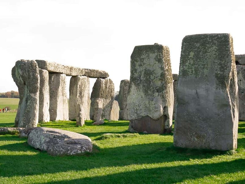 From London: Stonehenge & Windsor Castle Tour with Tickets - The pacing math: transfers, guided time, and how delays hit