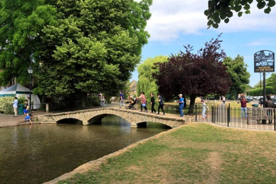 From London: The Cotswolds Day Trip with Lunch - Getting There and Back: Meeting Point, Timing, and Coach Reality
