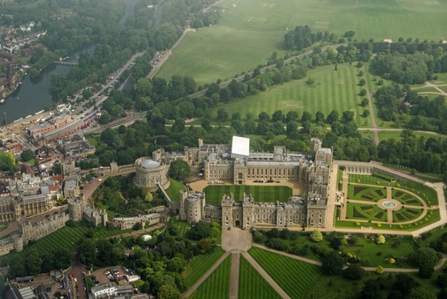From London: Windsor Castle Royal Afternoon Sightseeing Tour - The Unescorted Format: Freedom, Plus a Timing Reality Check