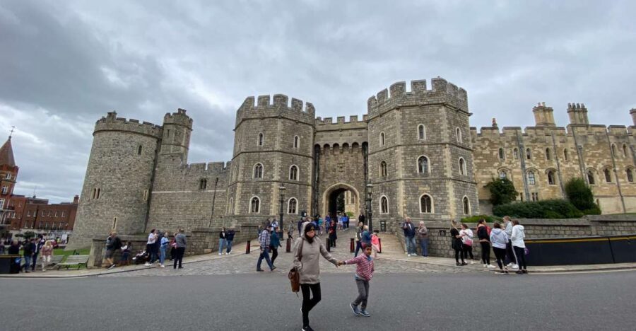 From London: Windsor Castle & Stonehenge Private Day Trip - From Gloucester Road to Windsor: a day with built-in momentum