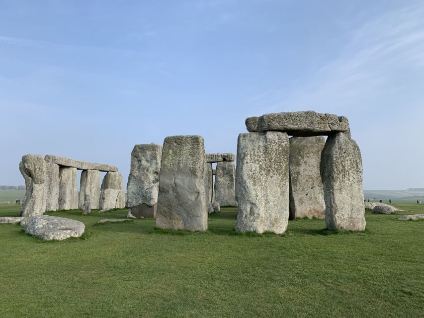 From London: Windsor Castle & Stonehenge Private Day Trip - The van experience: audio system, 5G WiFi, and charging that actually helps