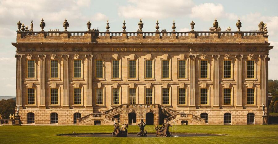 From Manchester: Chatsworth and the Peak District Tour - Meeting Point in Manchester: How to Find the Coach Without Stress