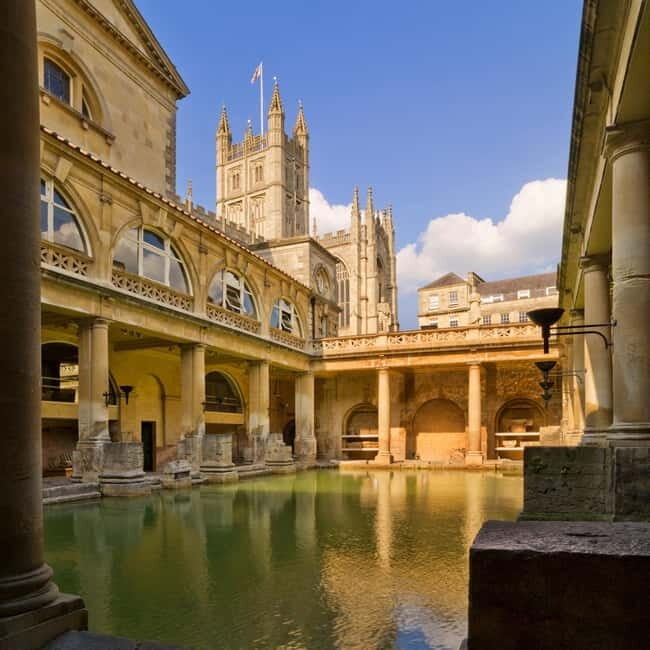 From Oxford: Stonehenge and Bath Day Trip with Roman Baths - Stonehenge Visitor Centre: making sense of the stones before you stare