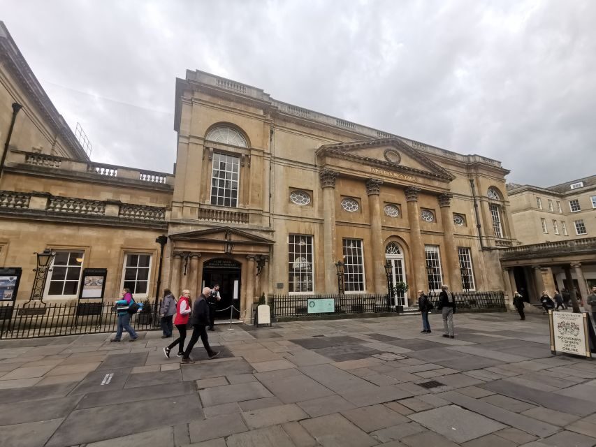 From Southampton: Stonehenge and Bath Guided Day Trip - Lunch Break Before Stonehenge: Use It Wisely
