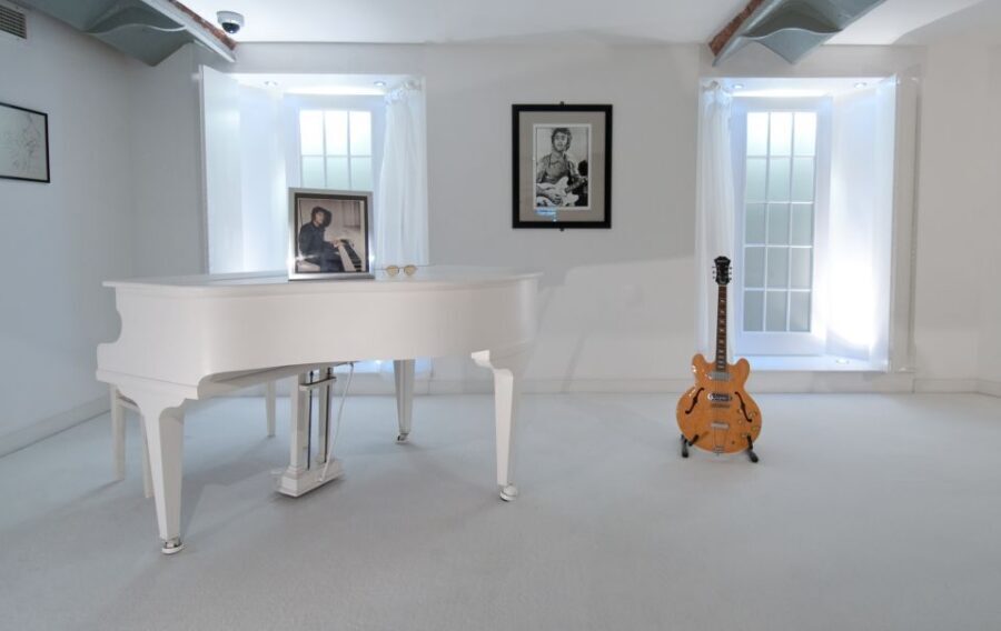 Full-Day Beatles and Liverpool Tour from London - Euston to Matthew Street: Your Morning Starter Plan