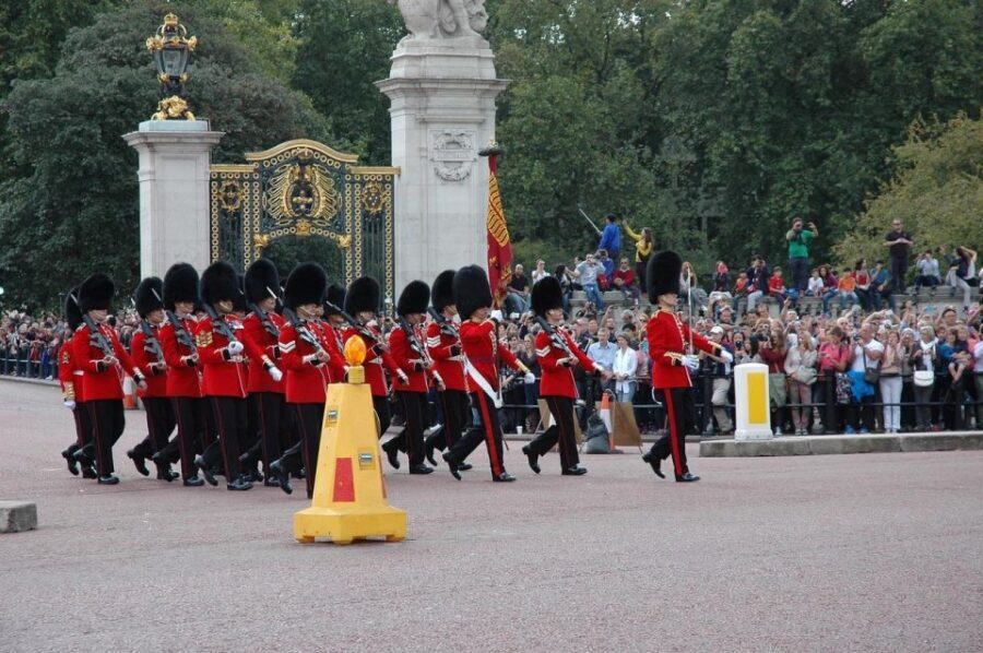 Full Day London Private Tour Including London Pass - Tower of London: Fortress Power and Yeoman Warder Lore