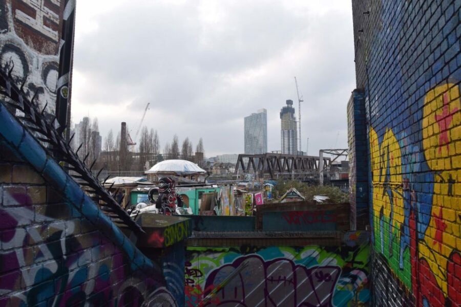 Gangster London Walking Tour with Actor Vas Blackwood - Lock, Stock spotting: turning film scenes into real street reference points