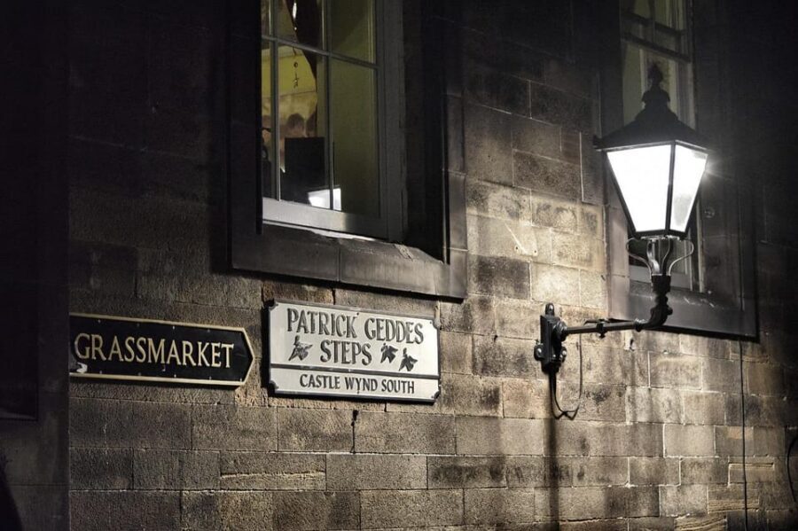 Ghost Tour in Edinburgh - Italian-Only Guidance and Small Groups: Who It Really Fits