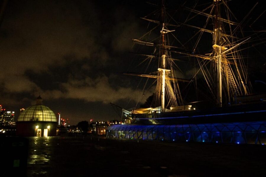 Ghosts of Greenwich: London's Haunted Walking Tour - How the walk turns Greenwich landmarks into scenes