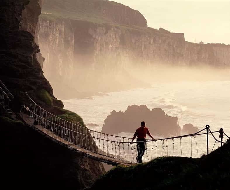 Giants causeway Irish castles & whiskey, Game of thrones - Belfast Pickup, Where the Day Starts (and Ends)