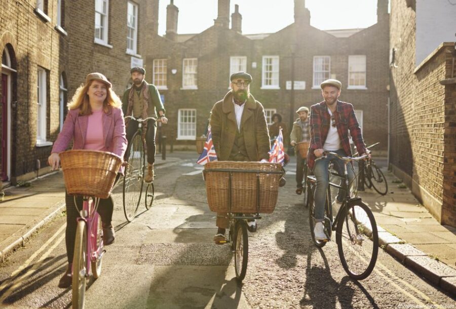 Gin Safari: Boozy London History on Two Wheels - Who should book the Gin Safari