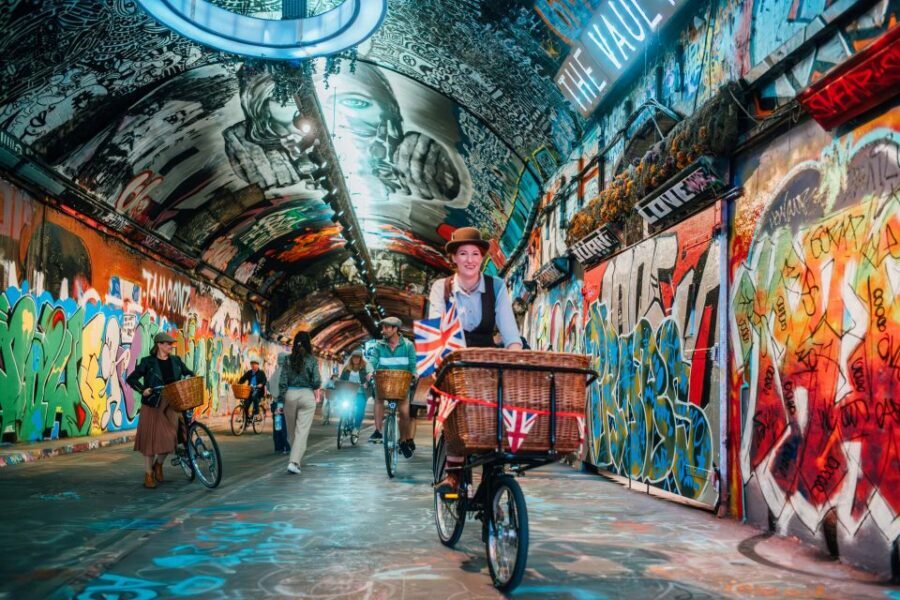 Gin Safari: Boozy London History on Two Wheels - Tower Bridge to Shad Thames: views plus grit