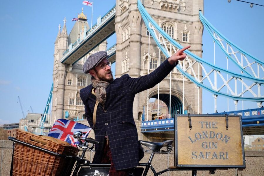 Gin Safari: Boozy London History on Two Wheels - Southwark Bridge and the gin-scandal angle