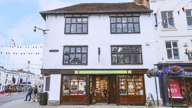 Gin Tasting at Judith’s, Shakespeare Distillery - A Shakespeare Home Makes the First Sip Feel Like Part of the Place
