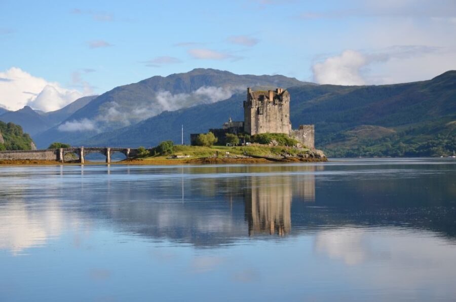 Glasgow: 2-Day Eilean Donan, Loch Ness & Glenfinnan Tour - Inveraray Castle and the Downton Abbey connection you can actually use