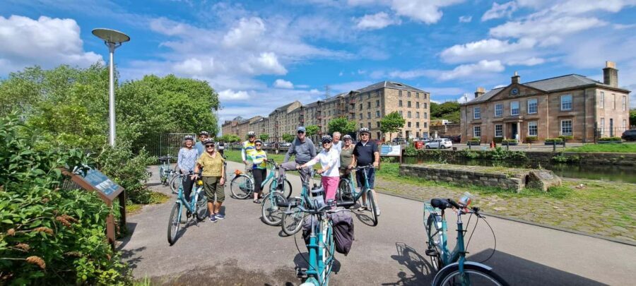 Glasgow: City, Green spaces and Clyde Bridges Bike Tour - Glasgow Green, People’s Palace, and the Doulton Fountain: big sights, calm rhythm