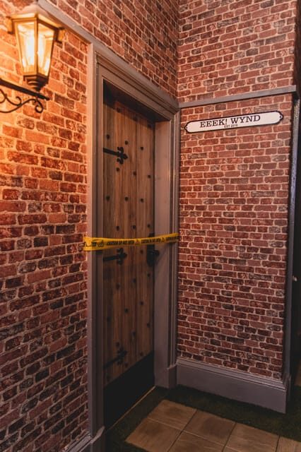 Glasgow: Escape Room The Ghost of Mary Queen of Scots - What the gameplay feels like: puzzles, teamwork, and the right kind of help