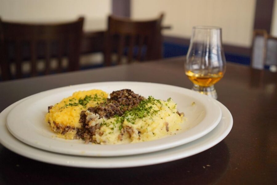 Glasgow: Food and Drink Tour - Guided walking segments: how the stories connect the stops