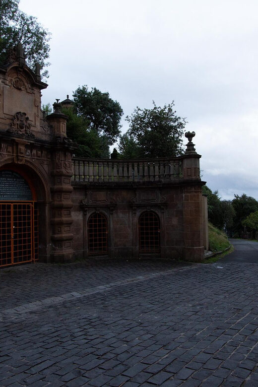 Glasgow: Ghouls, Ghosts & Gruesome Tales Guided Walking Tour - Stop-by-stop: what each location adds to the story