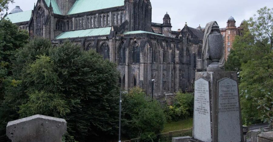 Glasgow: Ghouls, Ghosts & Gruesome Tales Guided Walking Tour - Where you meet, and how to set yourself up for success