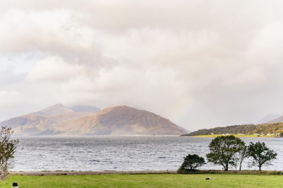 Glasgow: Loch Ness, Glencoe and Highlands Tour with Cruise - Fort Augustus: small-town break on the banks