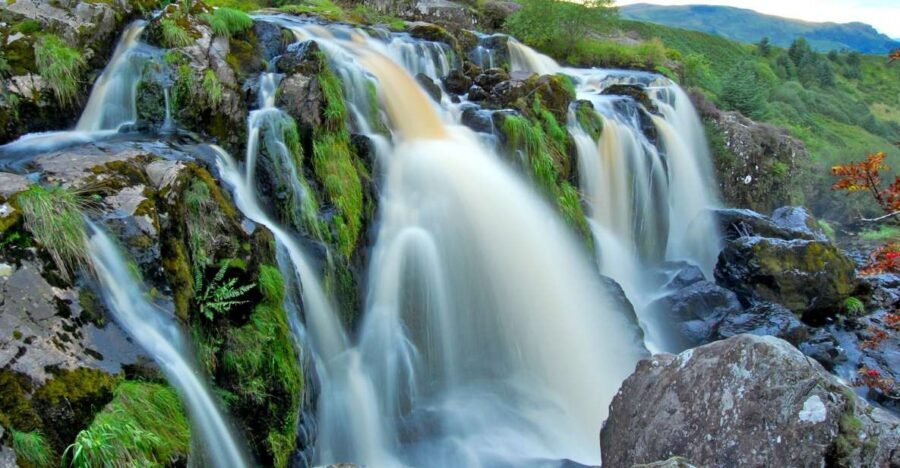 Glasgow: Loup of Fintry Waterfall Guided Tour - The 8-person group and the English guide: what this really changes