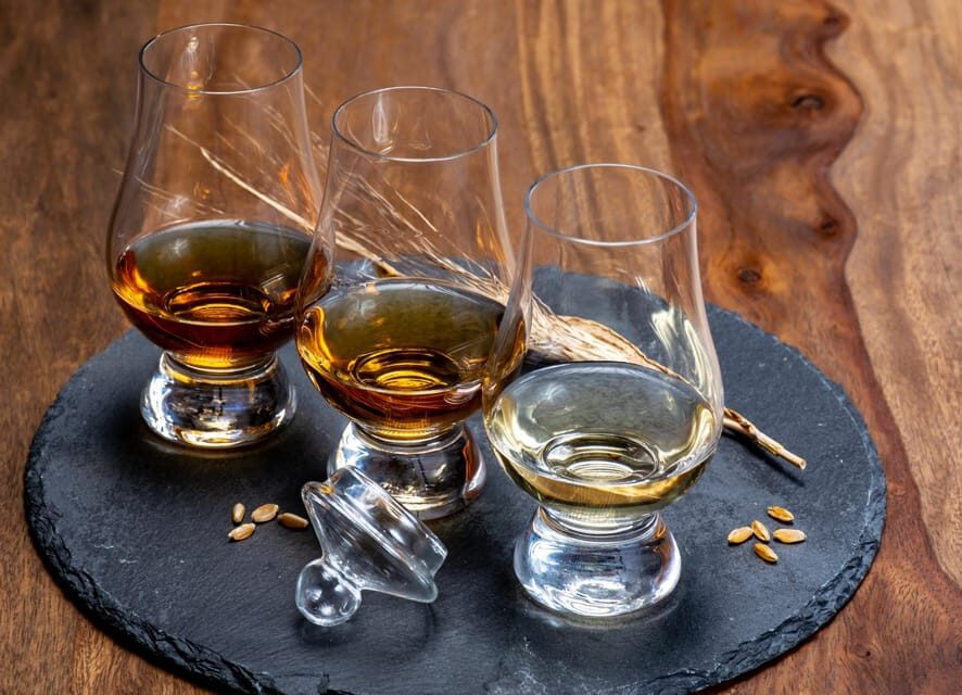 Glasgow: Stirling Castle, Loch Lomond Walk, and Whisky Tour - Getting from Glasgow to Stirling: the drive sets the tone