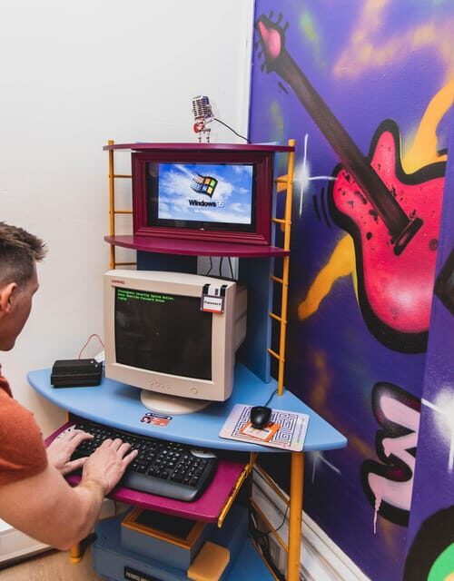 Glasgow: Stuck in the 90s... A Nostalgic Musical Escape Room - Best group size and the team dynamic that makes or breaks it