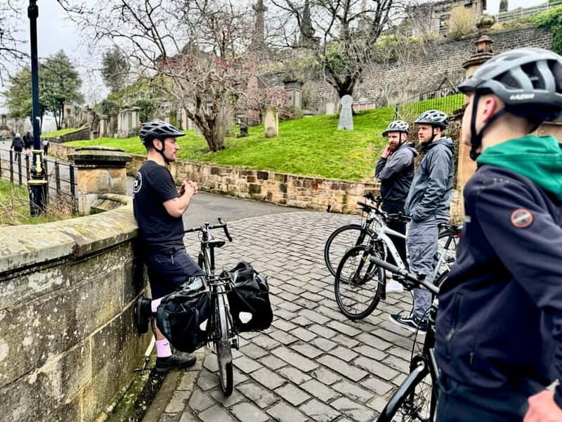 Glasgow: The Essential Glasgow Bike & E Bike Tour - University of Glasgow and Kelvingrove: Brains, Art, and Big Views