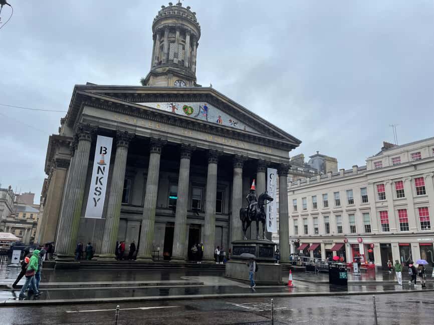 Glasgow: Walk The streets with a professional actor as guide - Logistics that matter: flat terrain, rain or shine, and how to pack smart