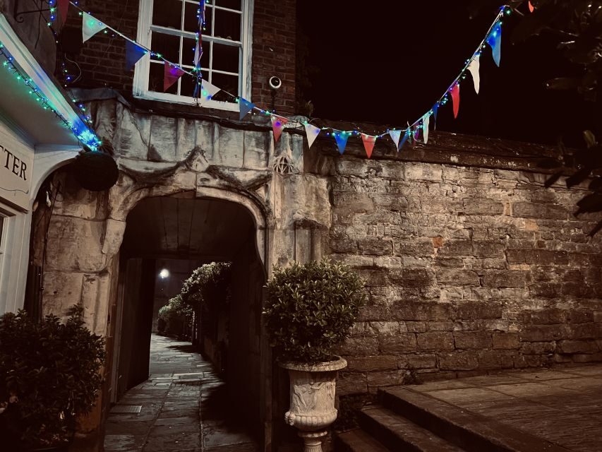 Gloucester: Ghost-Themed Guided Walking Tour - Key things I’d note before you go