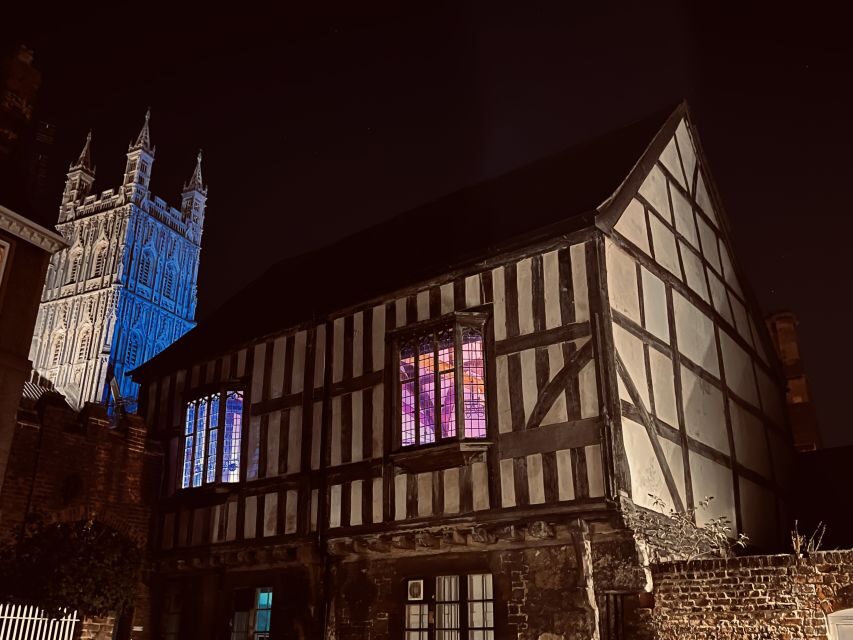 Gloucester: Ghost-Themed Guided Walking Tour - Start of the route: Wetsgate Street and the pub stories that anchor the tour