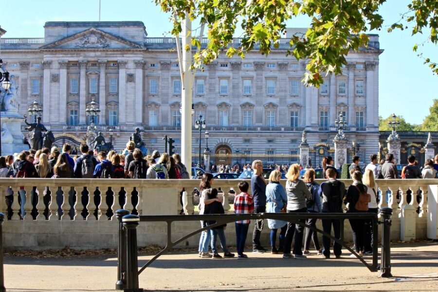 Grand London Half-Day Bicycle Tour - Westminster Abbey area stories: the Egyptian tower and the small surprises