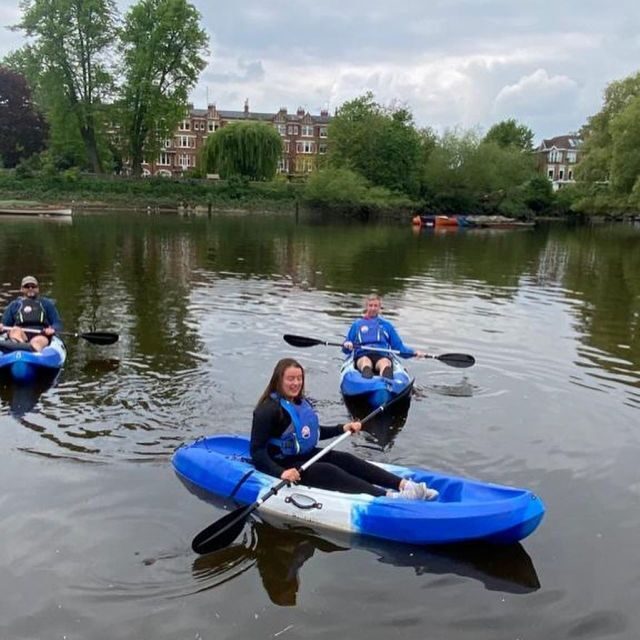 Group Kayak Experience on the beautiful Thames at Richmond - The first 15–20 minutes: safety briefing plus real paddle practice