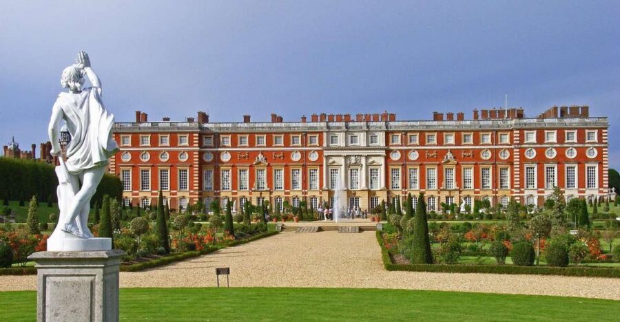 Hampton Court Palace Private tour With Fast Track Entry - Key things to know before you go