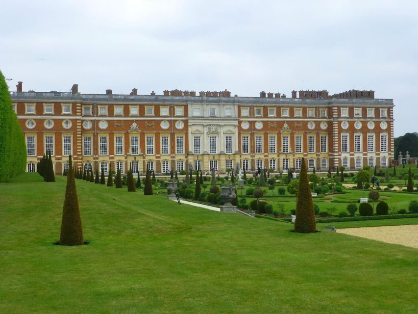 Hampton Court Palace Private tour With Fast Track Entry - William III and Mary II’s baroque palace: when the style changes