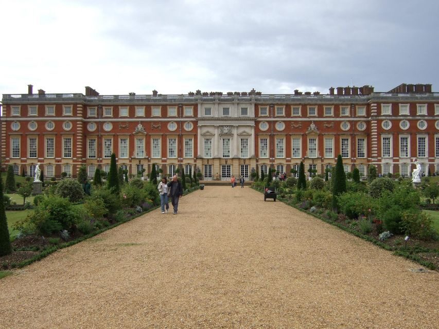 Hampton Court Palace Private tour With Fast Track Entry - Cafés, pace, and the reality of a 5-hour private tour