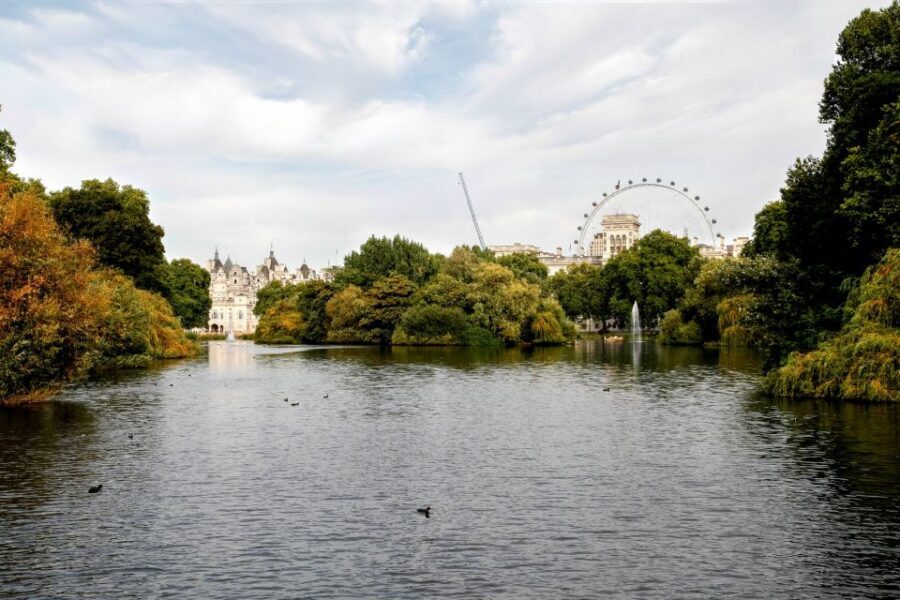 Highlights of Royal London Bike Tour (3 Hours) - Pedaling Across the Thames Into Royal London