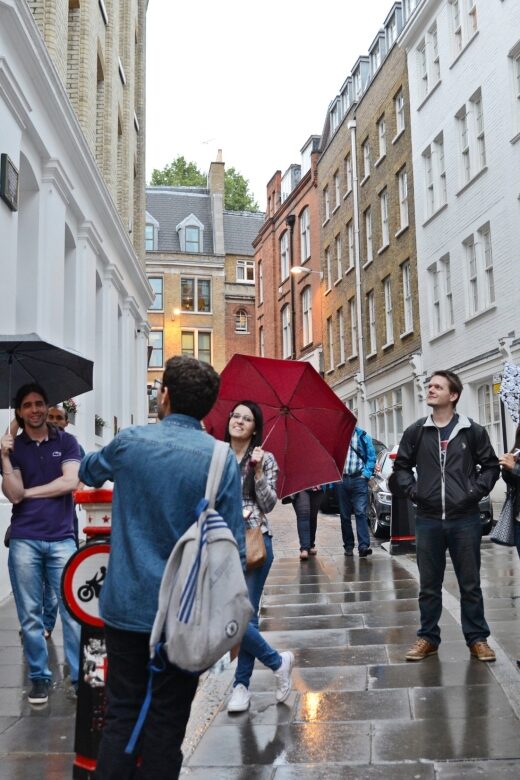 Historic pub tour with Brazilian guide (in Portuguese) - Entering The route: meeting by The View from The Shard