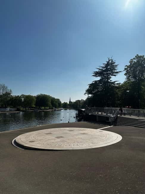 Historic Walk Around Stratford Upon Avon - Tustin’s Tours - Shakespeare’s Birthplace and Henley Street Atmosphere
