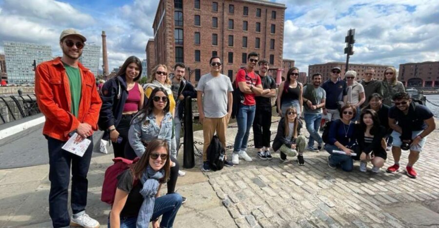 History Guided Tour of Liverpool and the Beatles - Guide-led storytelling: why Helen and Robert-style delivery matters
