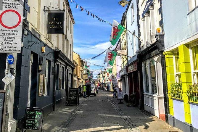 HOLYHEAD SHORE EXCURSION: North Wales Adventure - Sightseeing Day Trip Tour - Stop 1: Conwy Town Walls for 45 Minutes of Medieval Power