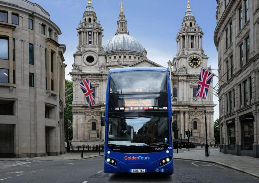 Hop-on Hop-off London Bus Tour & The London Dungeon - London Dungeon: live actors, interactive effects, and the right audience